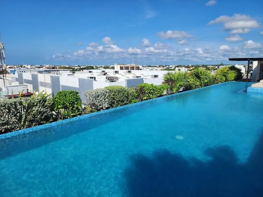 Stunning 1 Bdrm Condo Gym-Pool 10 Min To The Beach & Quinta Av Playa del Carmen