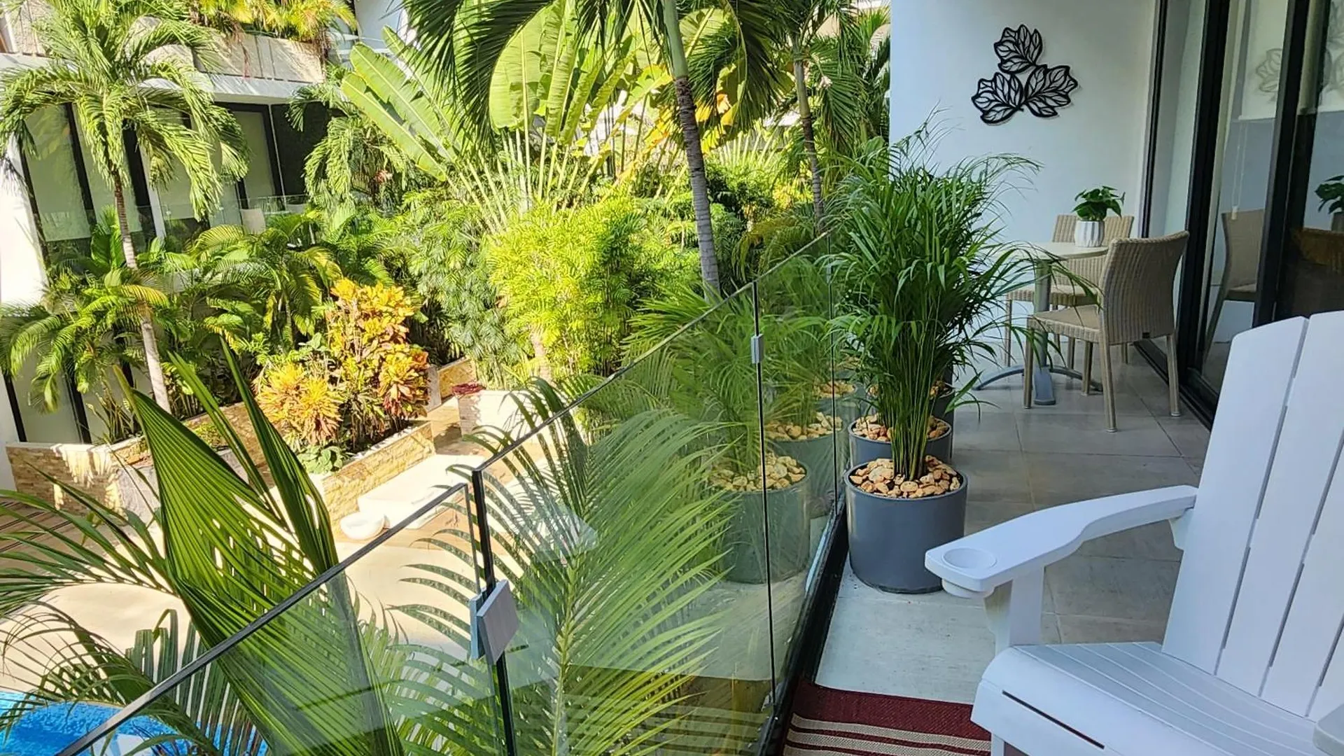 Stunning 1 Bdrm Condo Gym-Pool 10 Min To The Beach & Quinta Av Playa del Carmen Mexico
